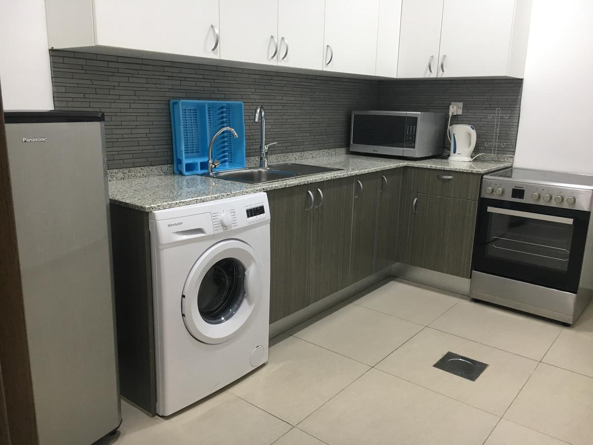 Al Muhanna Plaza Luxury Apartments Кувейт Екстериор снимка